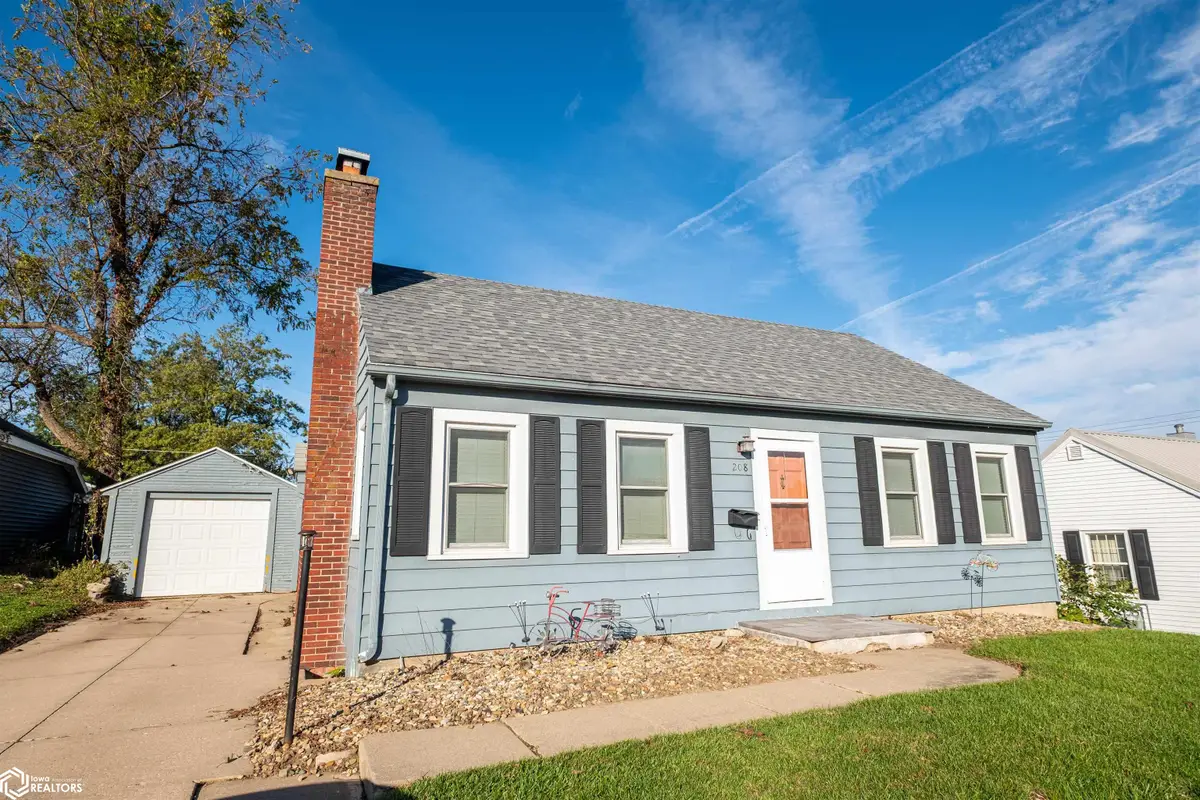 208 N 19th Street, Marshalltown, IA 50158 - #1