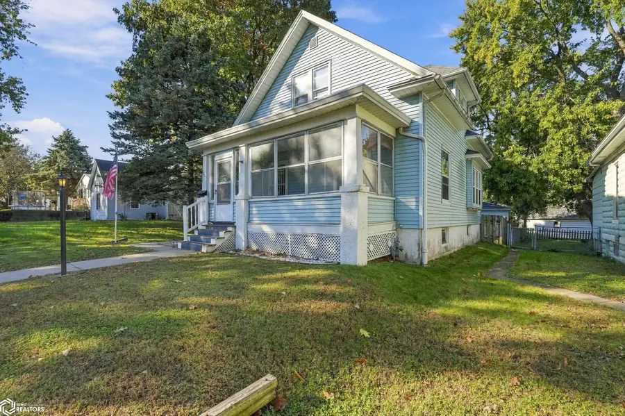 1609 S 10th Street, Burlington, IA 52601 - #2