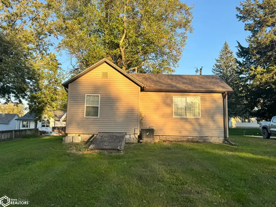 116 N Temple Street, Osceola, IA 50213 - #2