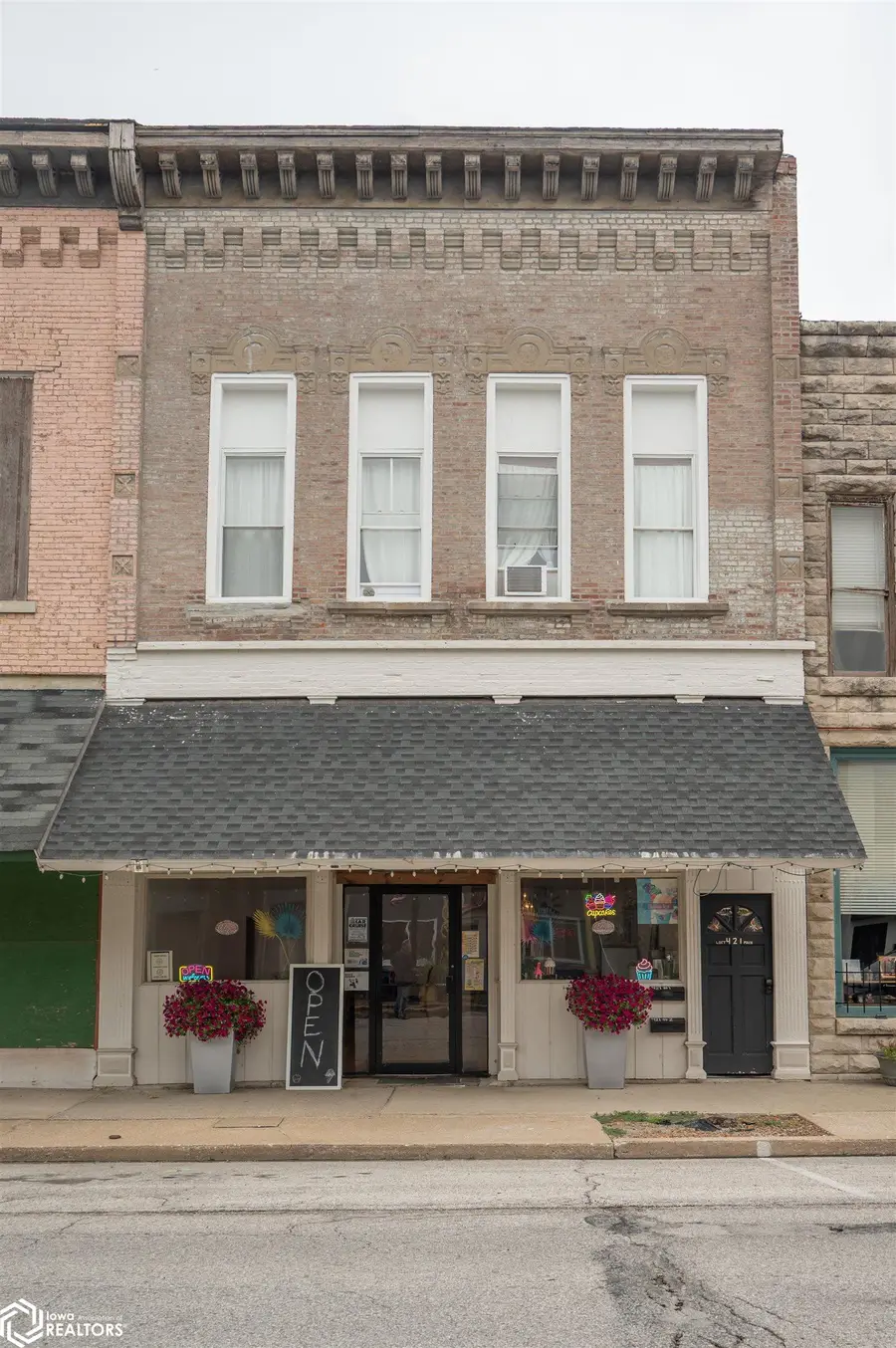 421 Main Street, Warsaw, IL 62379 - #2