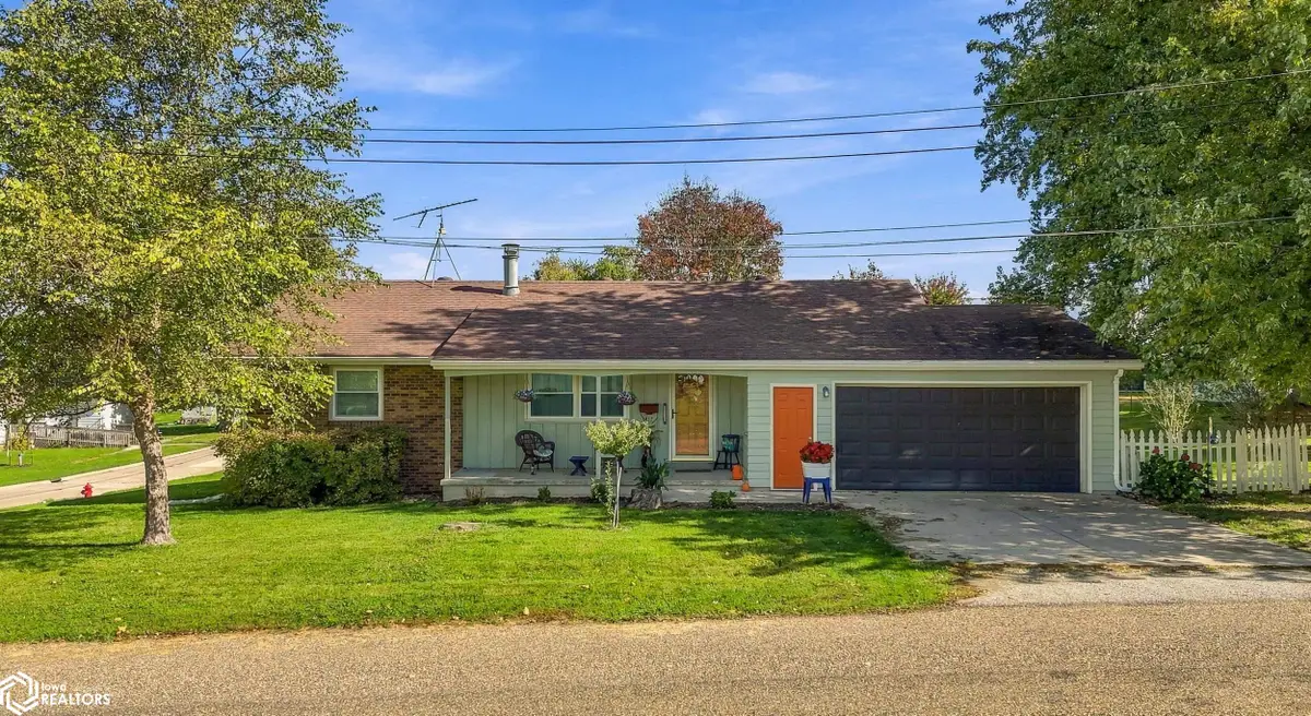 417 Christfield Street, Sigourney, IA 52591 - #1