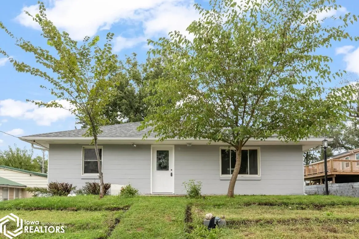 305 Park Avenue, Guthrie Center, IA 50115 - #1