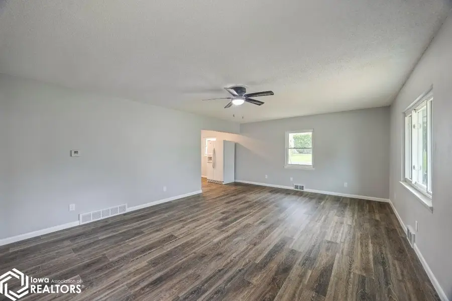 305 Park Avenue, Guthrie Center, IA 50115 - #3