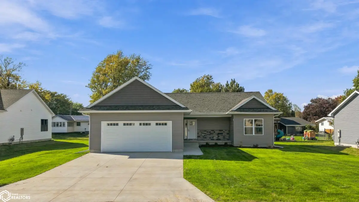 205 Laci Dru Drive, Mediapolis, IA 52637 - #1