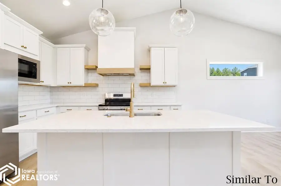 827 E 8th Street S, Newton, IA 50208 - #3
