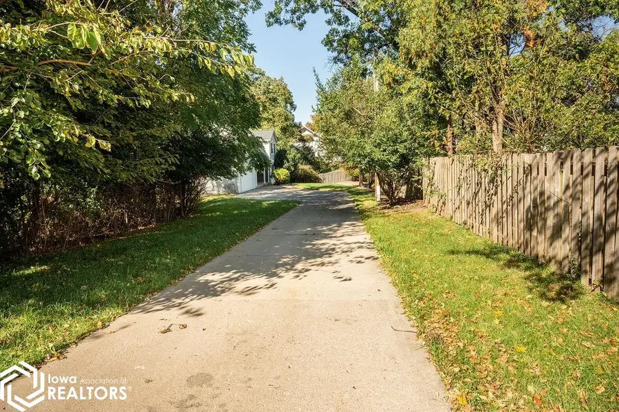 2009 Hickory Street, Ottumwa, IA 52501 - #3