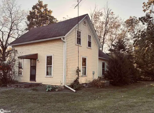 107 Madison Street, Bonaparte, IA 52620