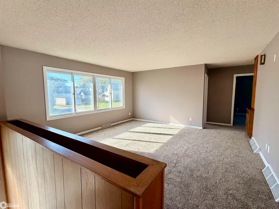 610 Walnut Street, Burlington, IA 52601 - #3