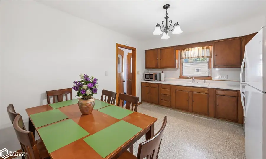 318 N 3rd Avenue, Logan, IA 51546 - #3