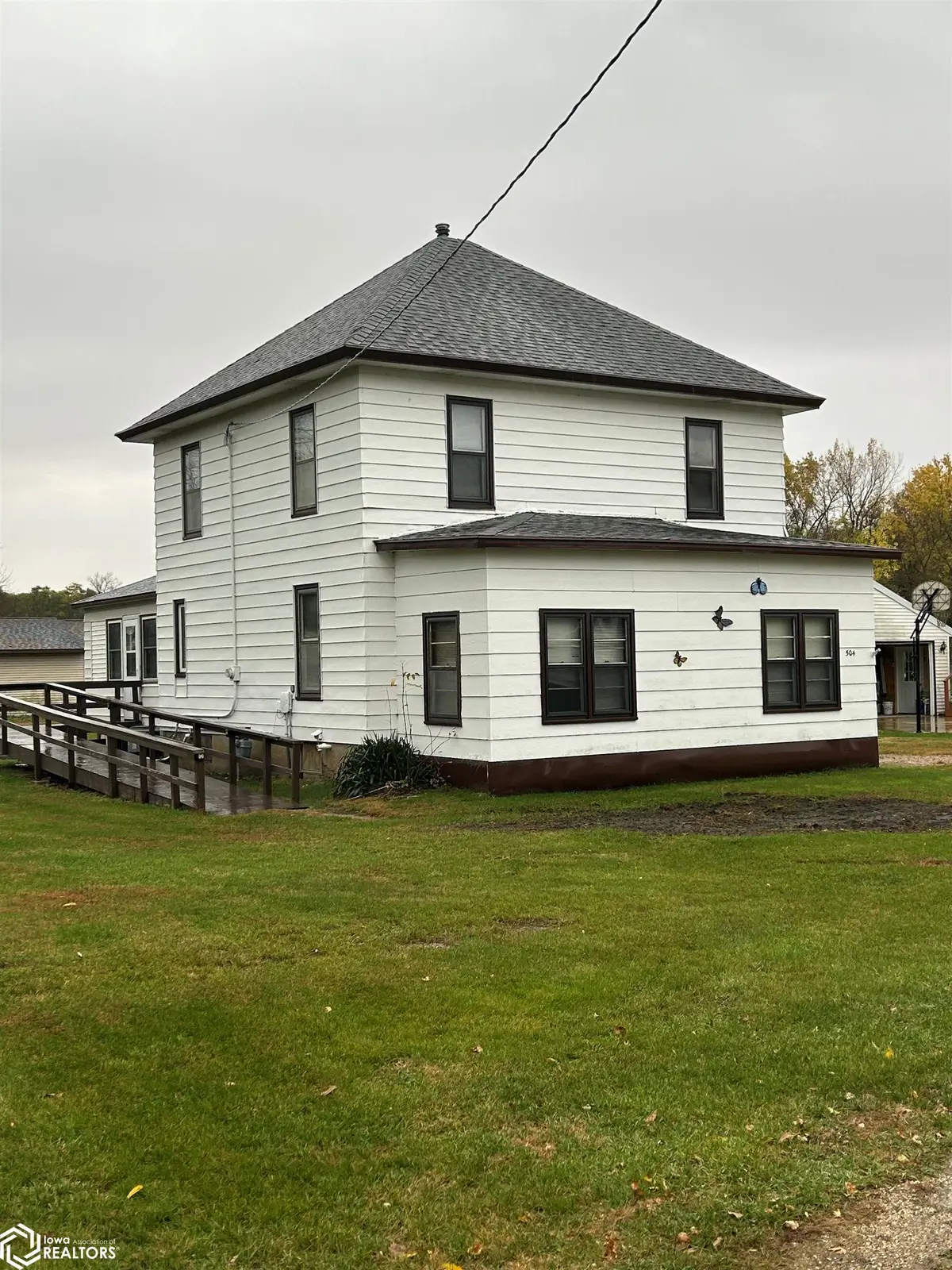 504 E Robins Street, Graettinger, IA 51342 - #1