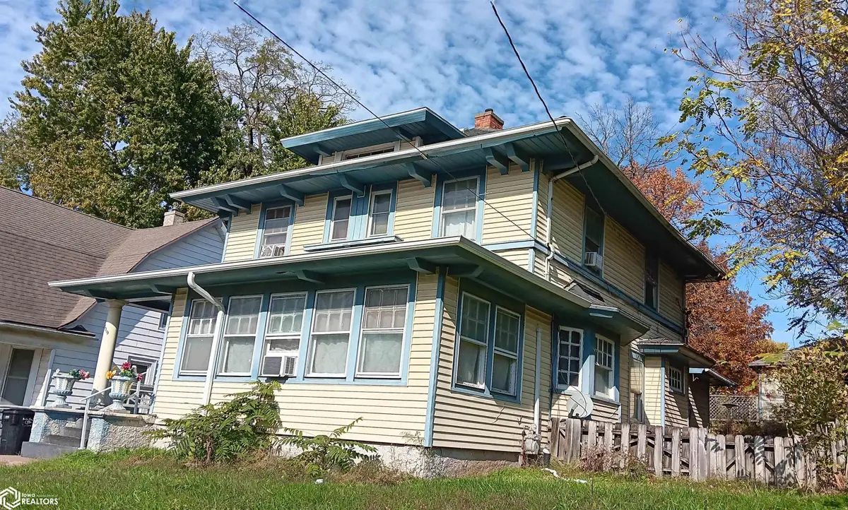 209 W Maple Avenue, Ottumwa, IA 52501 - #1