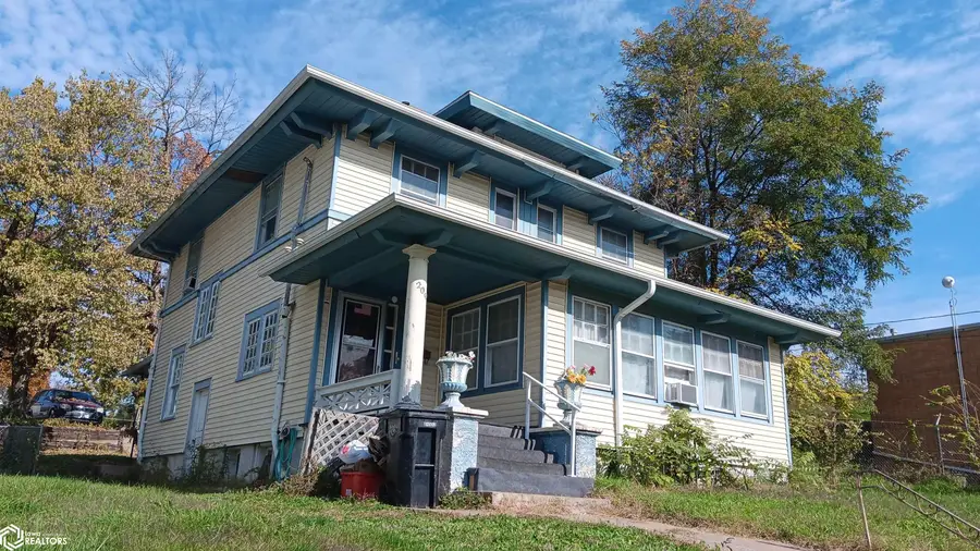 209 W Maple Avenue, Ottumwa, IA 52501 - #3