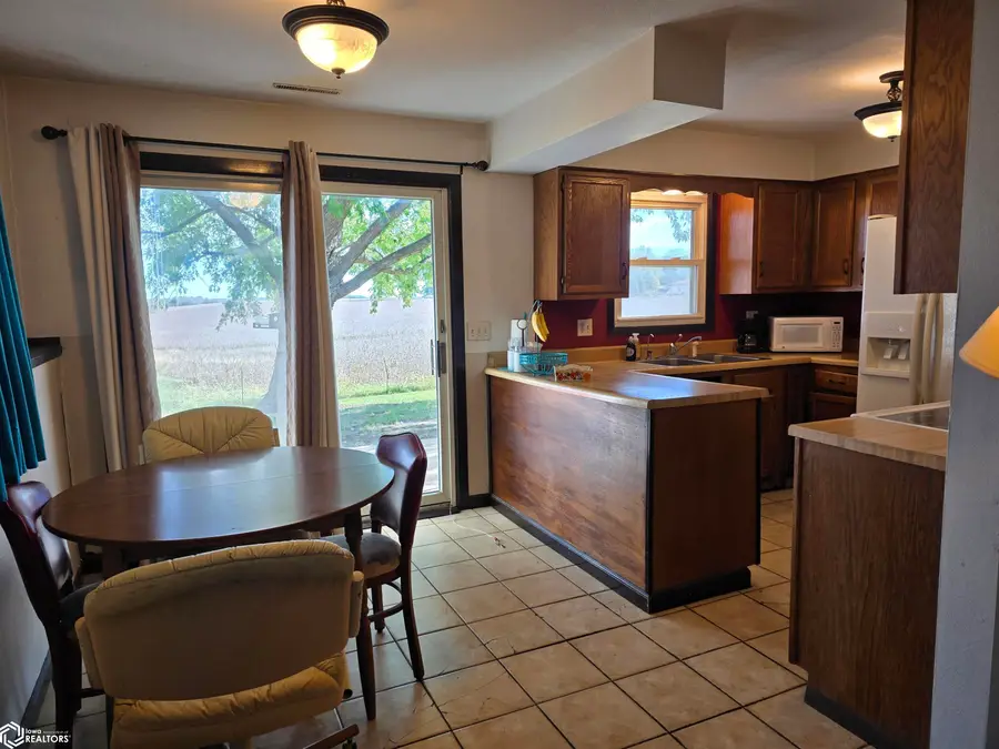 1801 Dolores Street, Knoxville, IA 50138 - #3