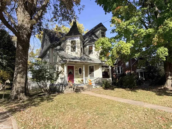 405 E Burlington Avenue, Fairfield, IA 52556
