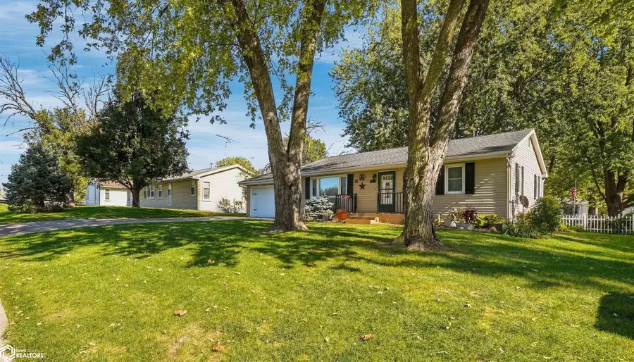 304 N Elizabeth St., Mount Pleasant, IA 52641 - #2