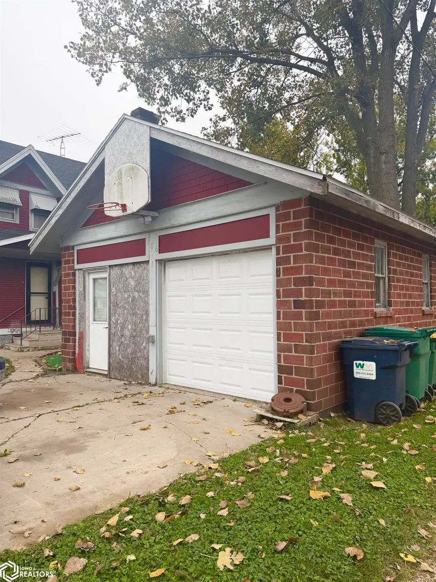 106 S Harrison Street, Thompson, IA 50478 - #2