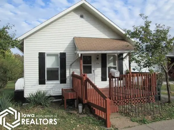 224 S 8th Street, Chariton, IA 50049