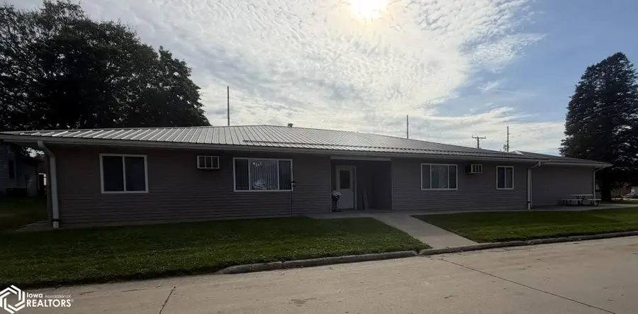 415 2nd Street, Victor, IA 52347 - #2