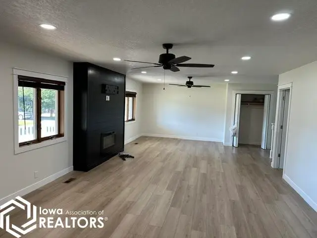 1017 Summit Drive, Webster City, IA 50595 - #2