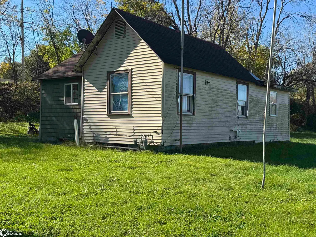 2212 Summit Street, Marshalltown, IA 50158 - #1
