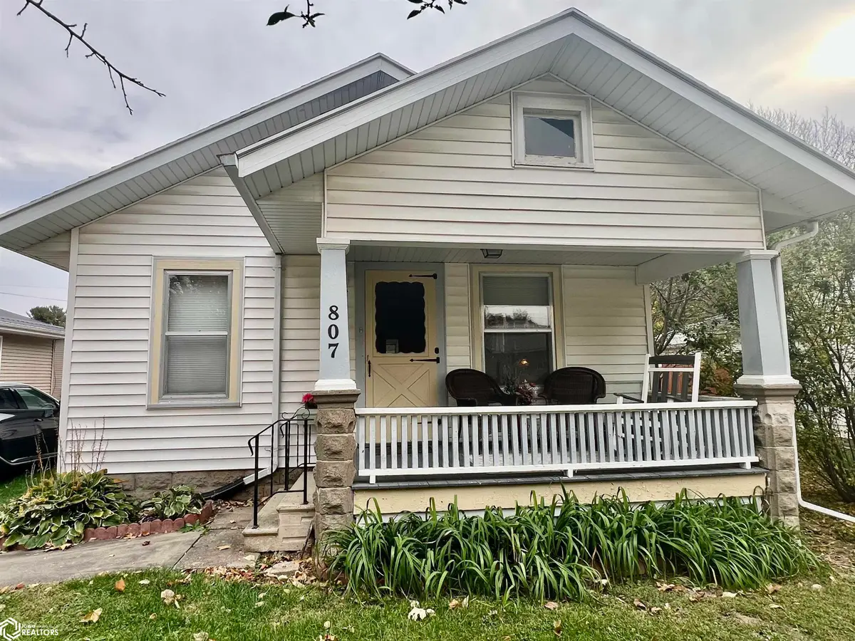 807 S 5th Street, Fairfield, IA 52556 - #1