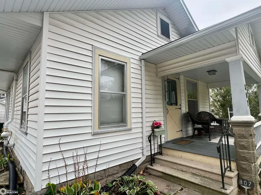 807 S 5th Street, Fairfield, IA 52556 - #2