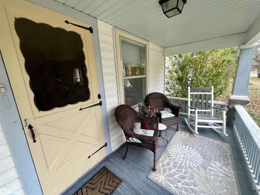 807 S 5th Street, Fairfield, IA 52556 - #3