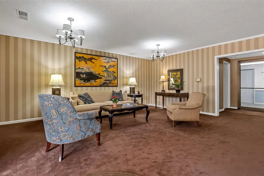 130 Thompson Dr SE, Cedar Rapids, IA 52403 - Image #2