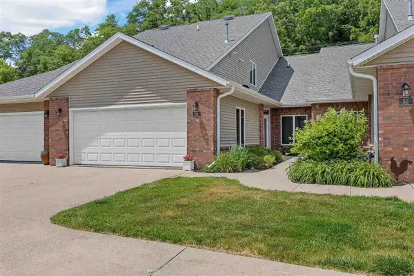 35 Colwyn Ct, Iowa City, IA 52245