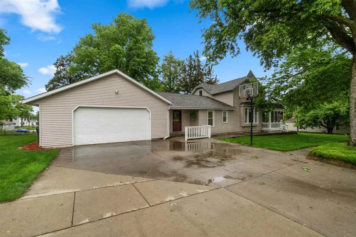 608 Chatham Street, Williamsburg, IA 52361 - #1