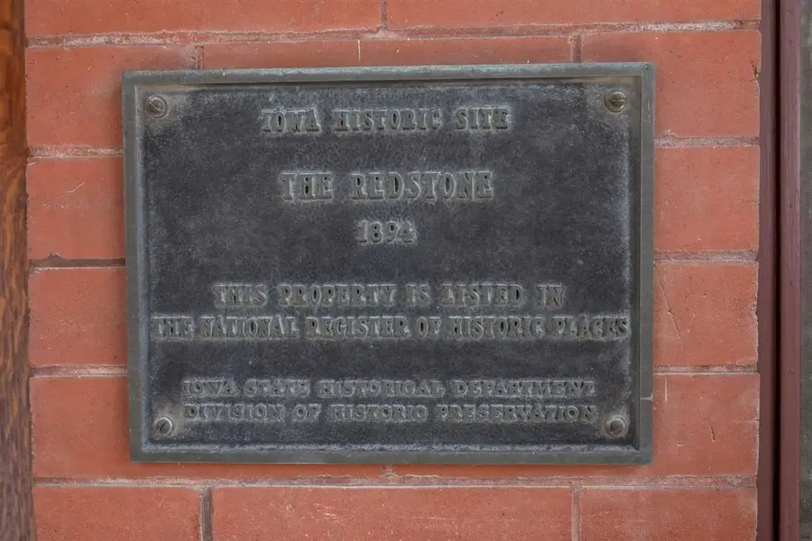 504 Bluff St, Dubuque, IA 52001 - Image #2