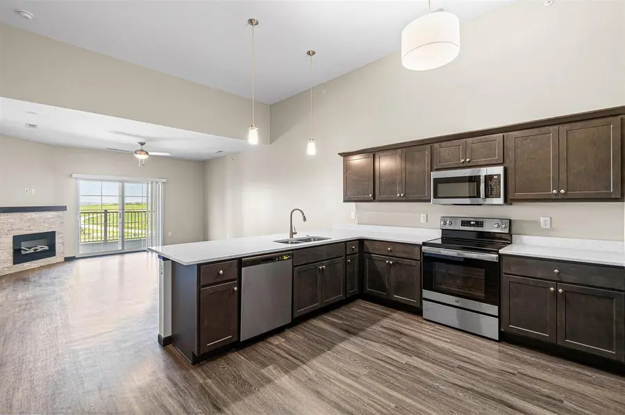 2875 Spring Rose Cir #210, Coralville, IA 52241 - Image #3