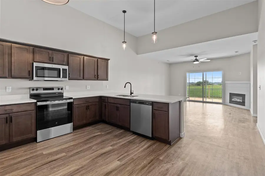 2875 Spring Rose Cir #302, Coralville, IA 52241 - Image #3