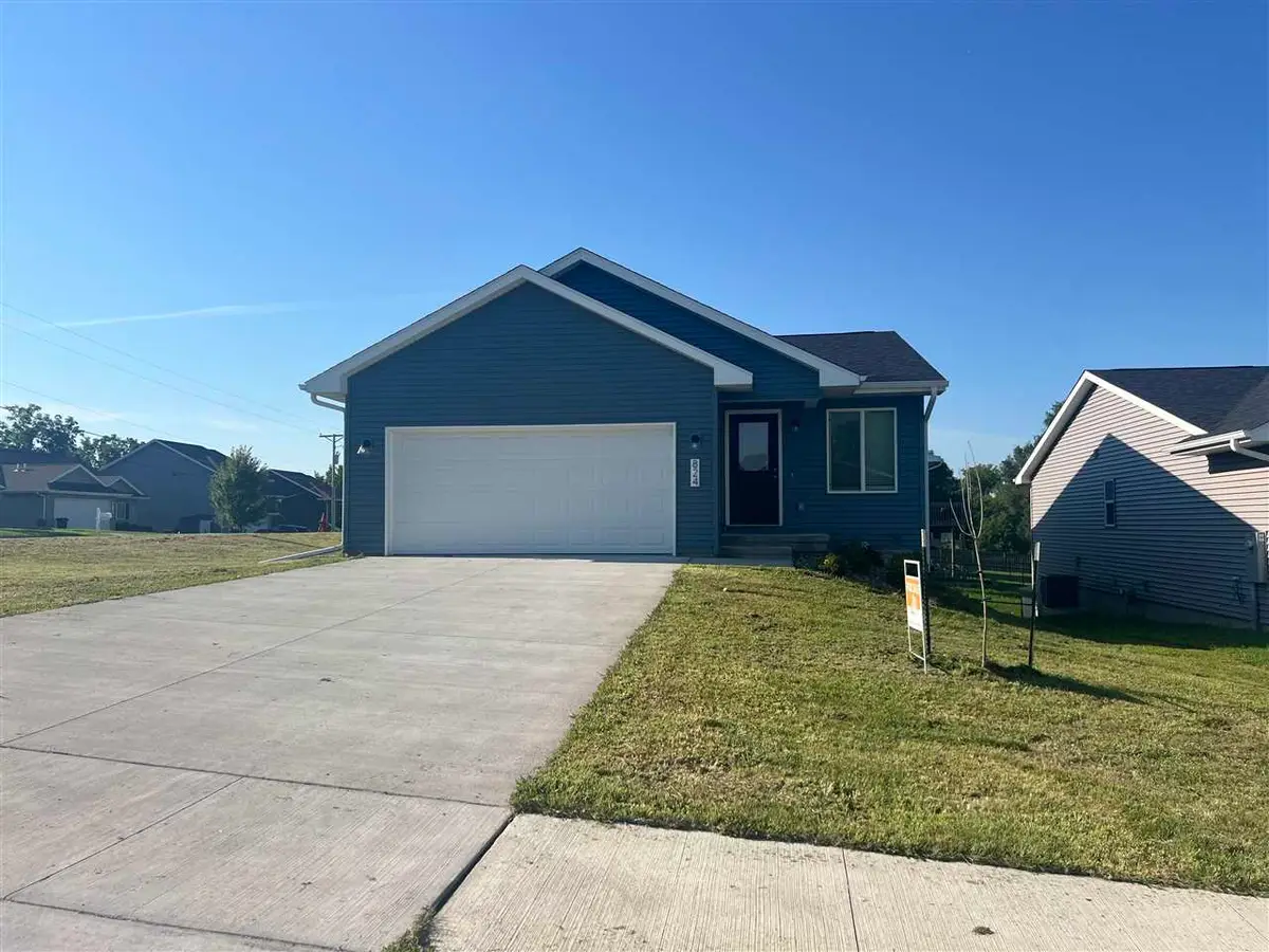 824 Nye Way, Coralville, IA 52241 - Image #1