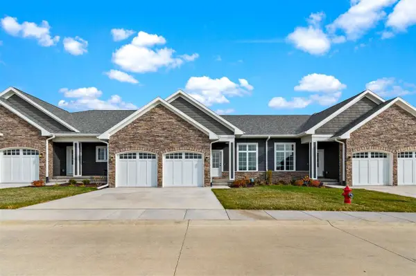 2882 Crimson Ln #B, Coralville, IA 52241