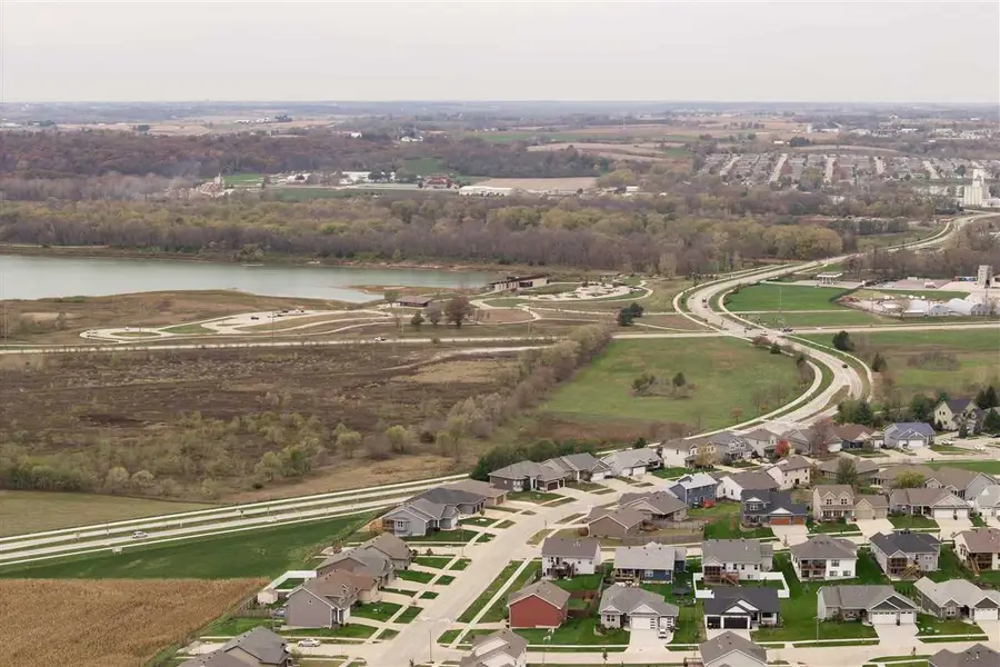 2332 Whispering Meadow Dr, Iowa City, IA 52240 - Image #2