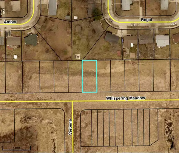 2216 Whispering Meadow Dr, Iowa City, IA 52240