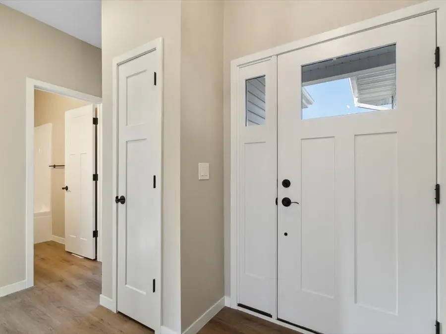 1268 Sand Prairie Dr, Iowa City, IA 52240 - Image #3