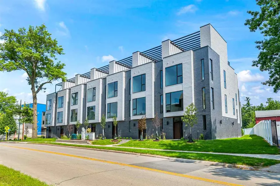 14 Lincoln Ave #6, Iowa City, IA 52246 - Image #2