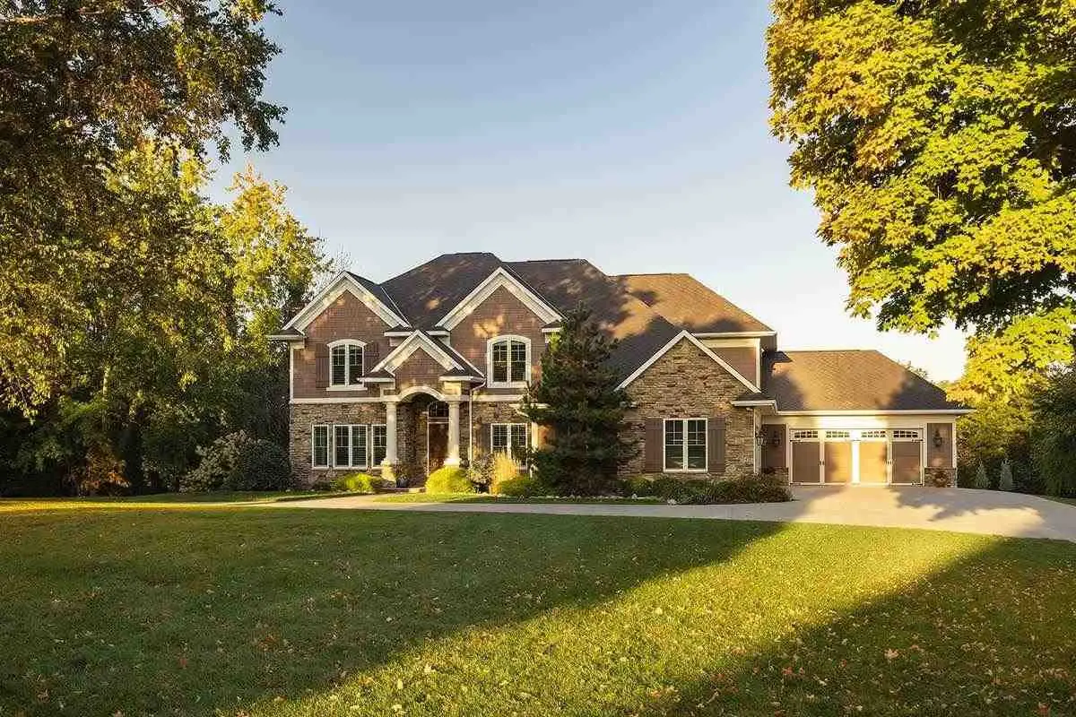 2343 Lake Ridge Pl NE, North Liberty, IA 52317 - Image #1