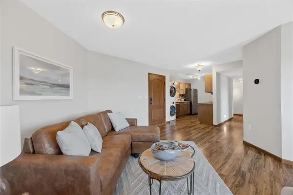 332 S Linn St, Iowa City, IA 52240