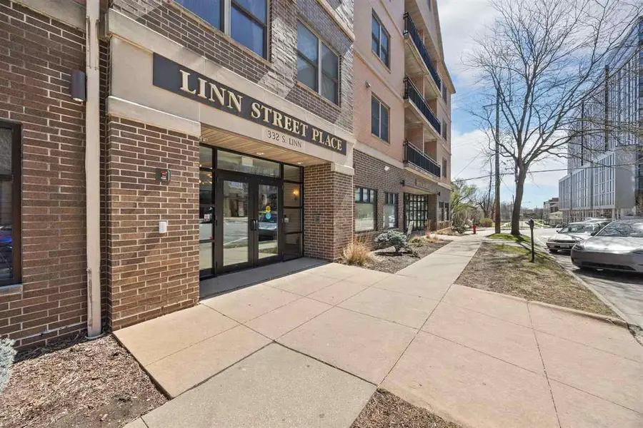 332 S Linn St, Iowa City, IA 52240 - Image #2