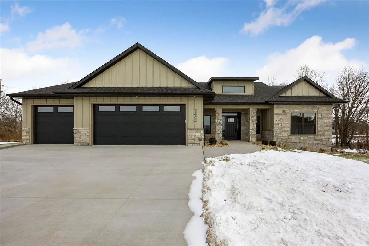 170 Pleasant Hill Dr NW, Swisher, IA 52338 - Image #1