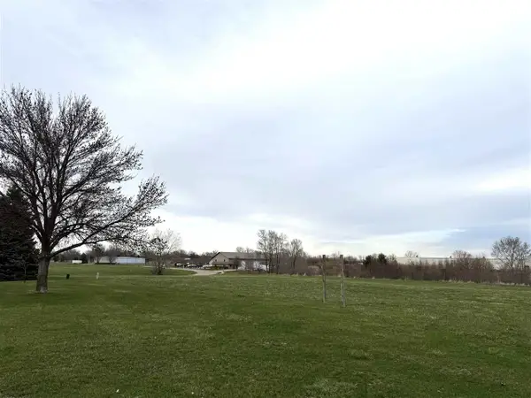 2488 Freedom Ct, Iowa City, IA 52240