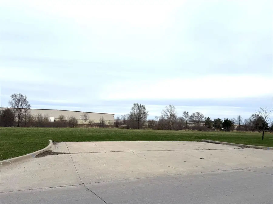 2568 S Scott Blvd, Iowa City, IA 52240 - Image #2