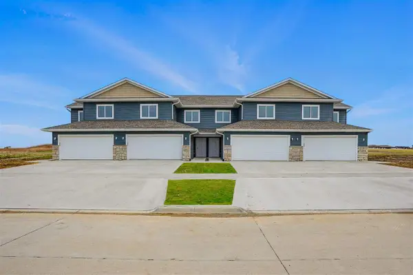 2004 Croell Ave, Tiffin, IA 52340