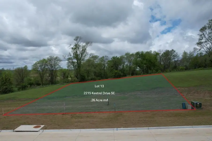 2215 Kestrel Dr SE, Cedar Rapids, IA 52403 - Image #1