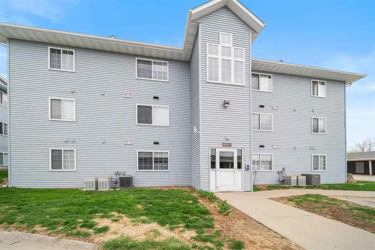 930B Boston Way, Coralville, IA 52241 - Image #1