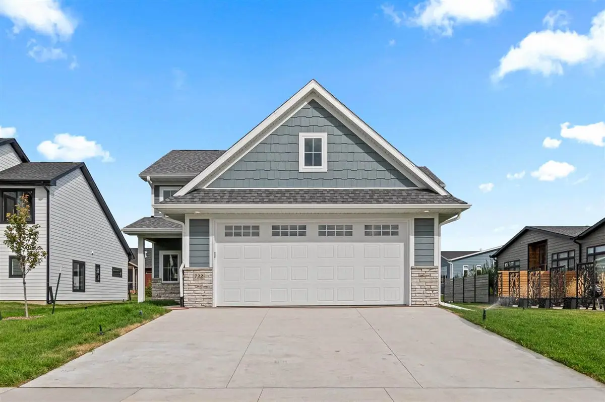 732 American Pharaoh Dr, Iowa City, IA 52240 - Image #1