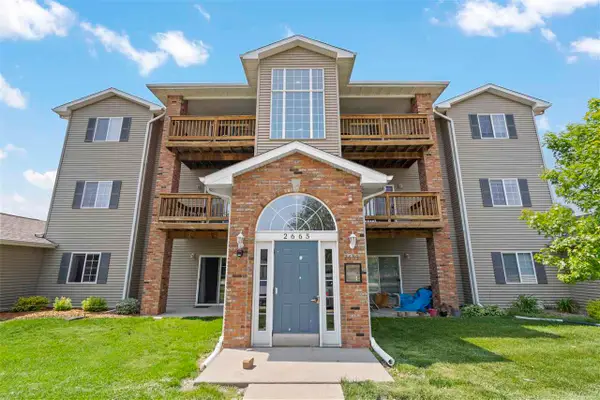 2665 Triple Crown Ln, Iowa City, IA 52240